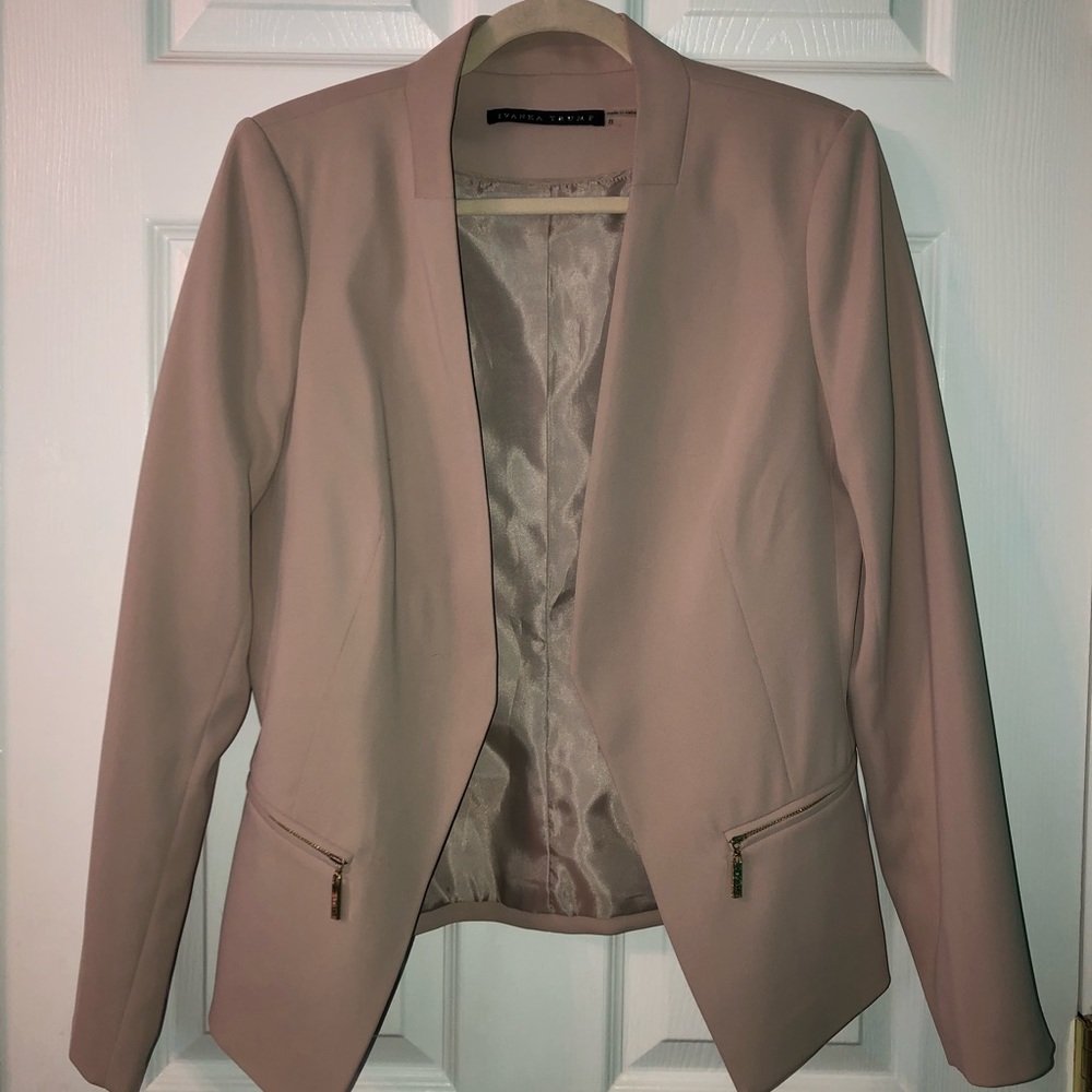 Ivanka Trump Cream Blazer✨